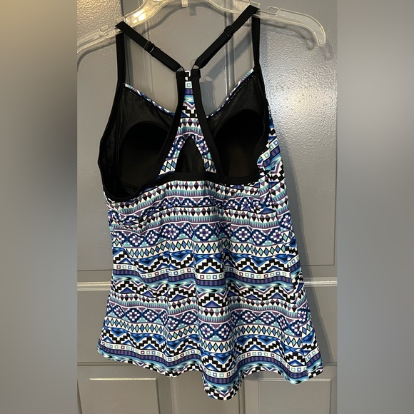 Grad Everest Swim Top - Picture 4 of 6